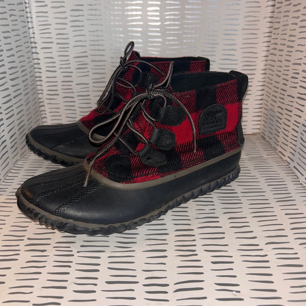 Sorel Out N About Plus Waterproof Duck Boots Red Black Buffalo Plaid Womens 8.5